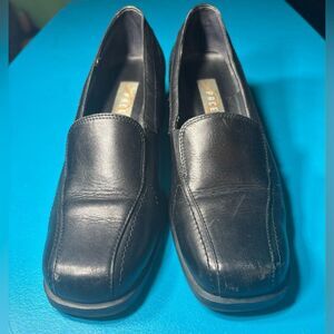 Paces Shoes Logan Loafers Black Leather Womens Size 7 Wide EPC